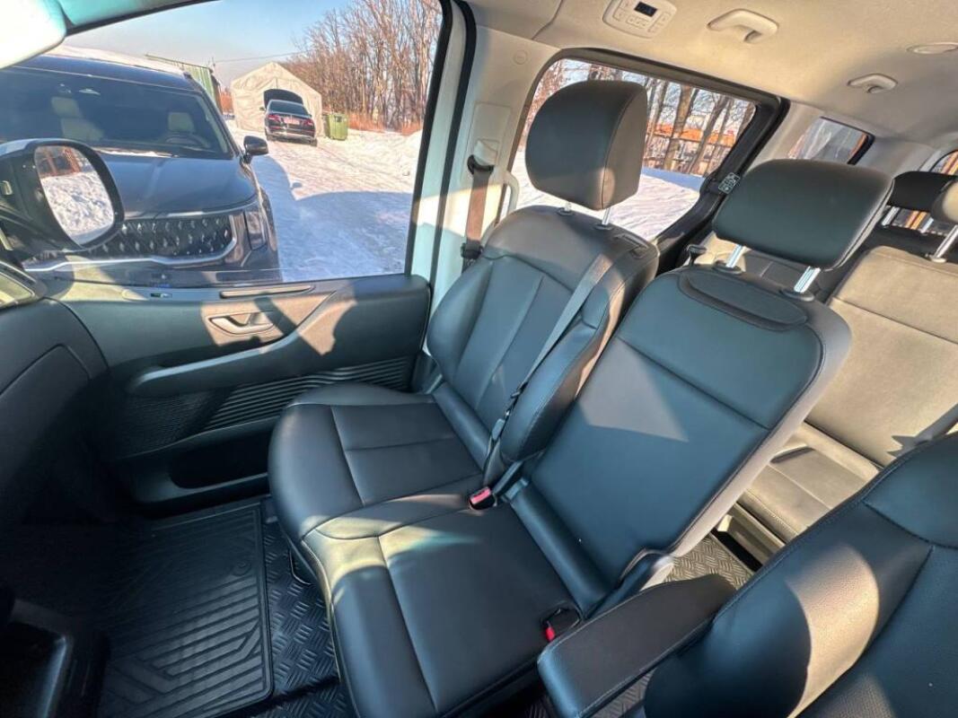 Hyundai Staria (2024)