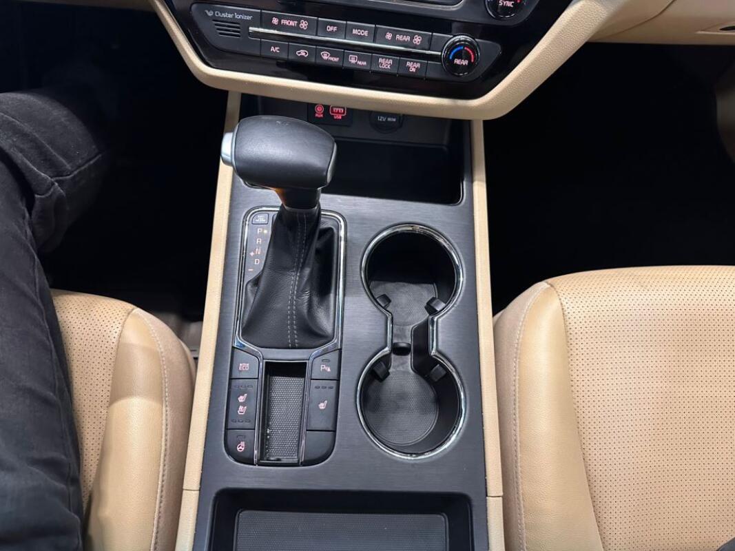 Kia Carnival (2020) Kia Carnival (2020)