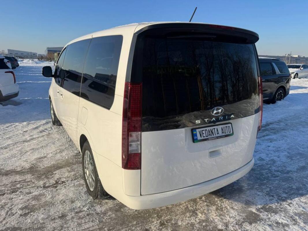 Hyundai Staria (2024)