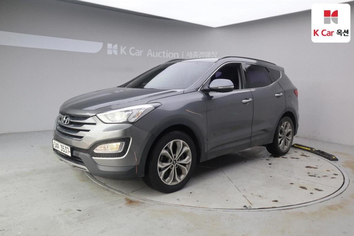 Hyundai SantaFe (2014) Hyundai SantaFe (2014)