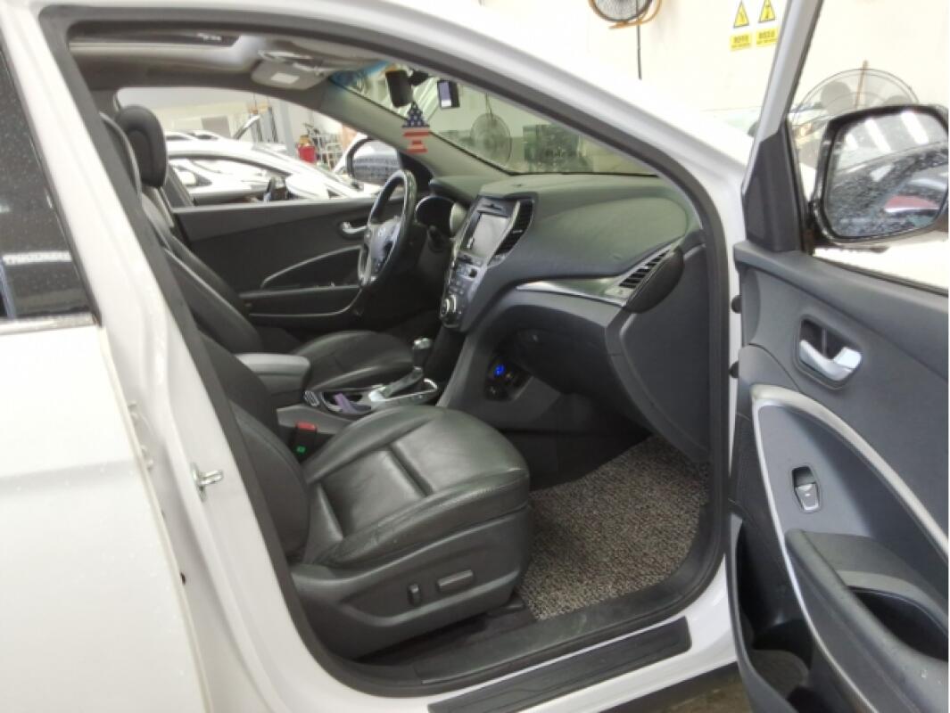 Hyundai SantaFe (2016)