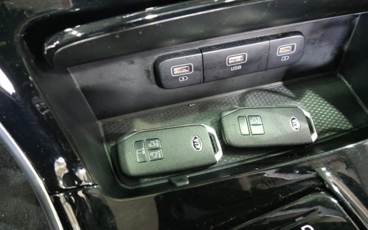 Kia Carnival (2021)