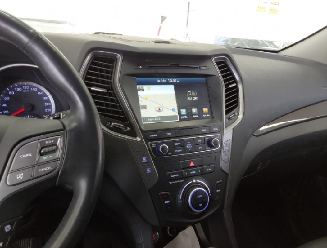 Hyundai SantaFe (2015)