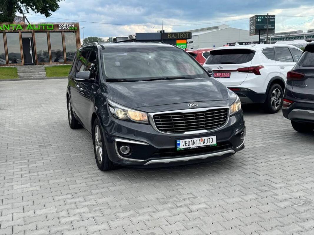 Kia Carnival (2016)
