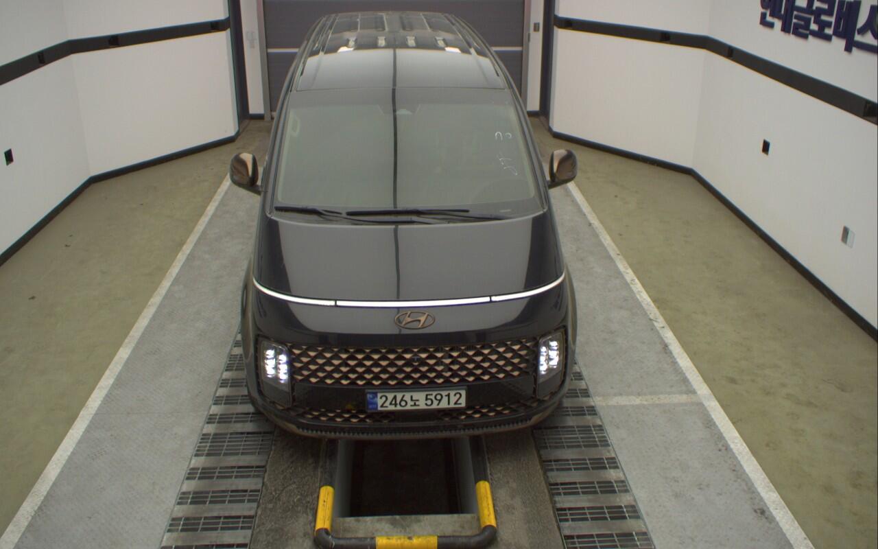 Hyundai Staria (2021)