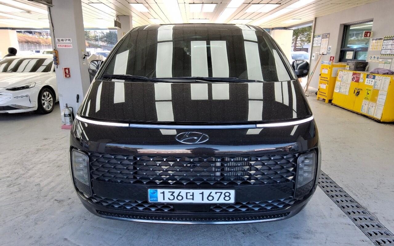 Hyundai Staria (2023)