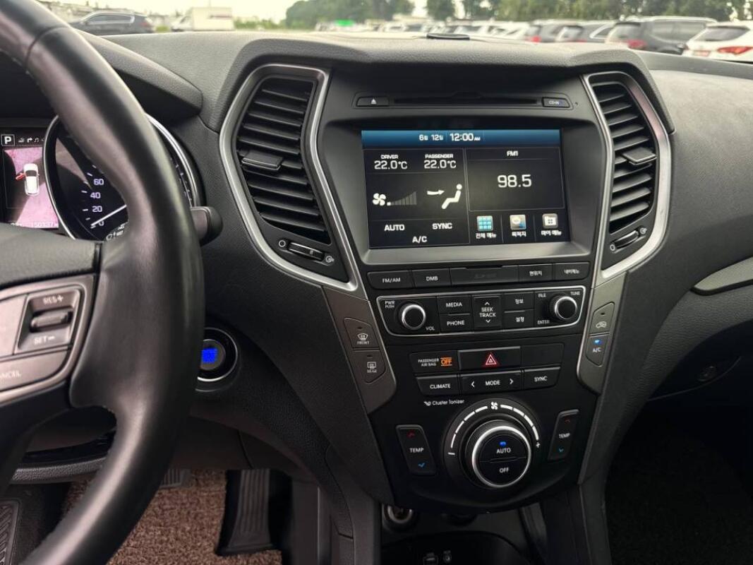 Hyundai SantaFe (2016)