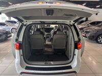 Kia Carnival (2016)