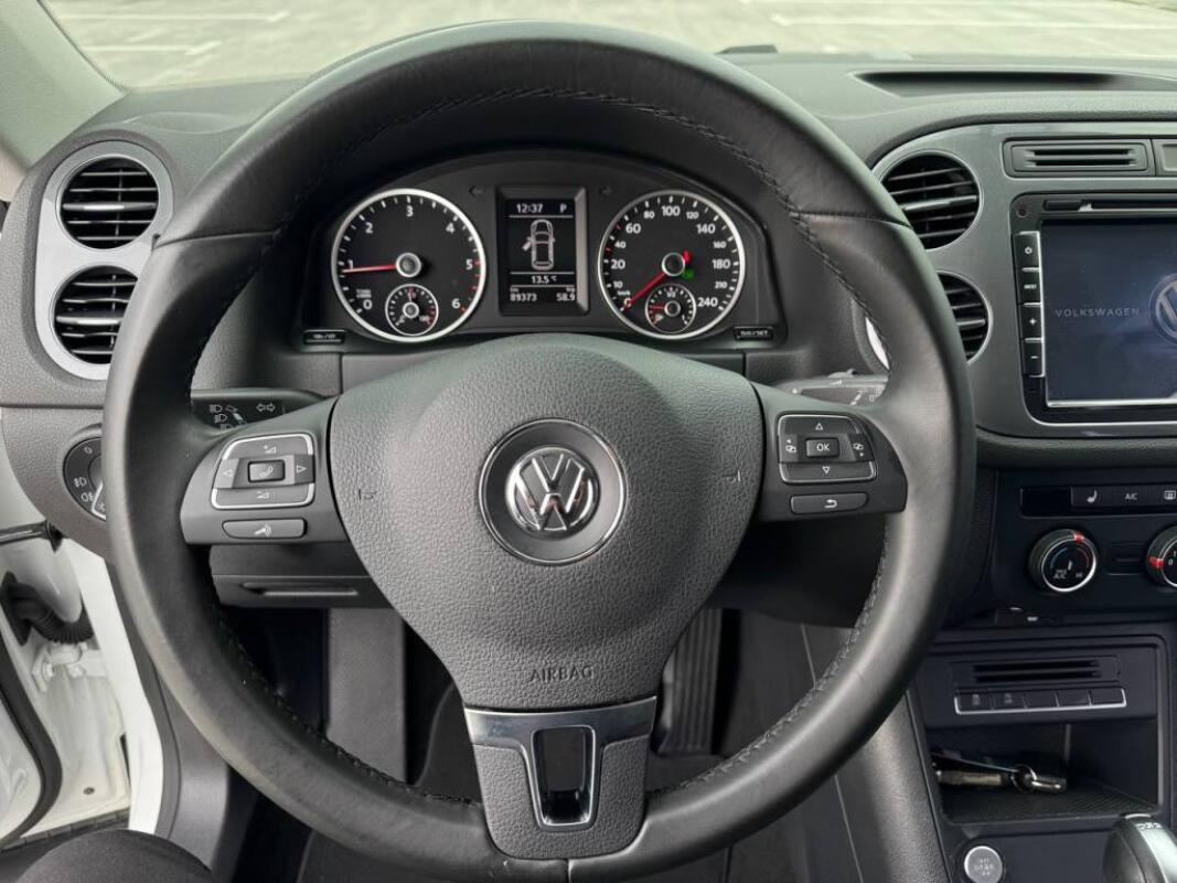 Volkswagen Tiguan (2015)