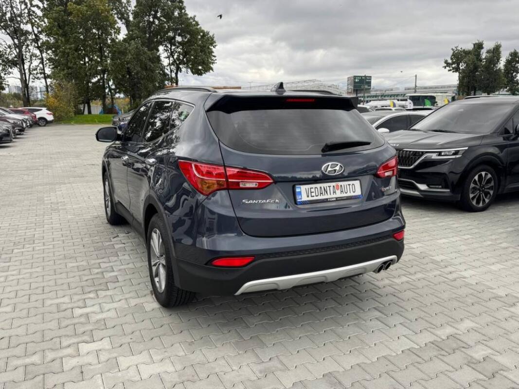 Hyundai SantaFe (2015) Hyundai SantaFe (2015)