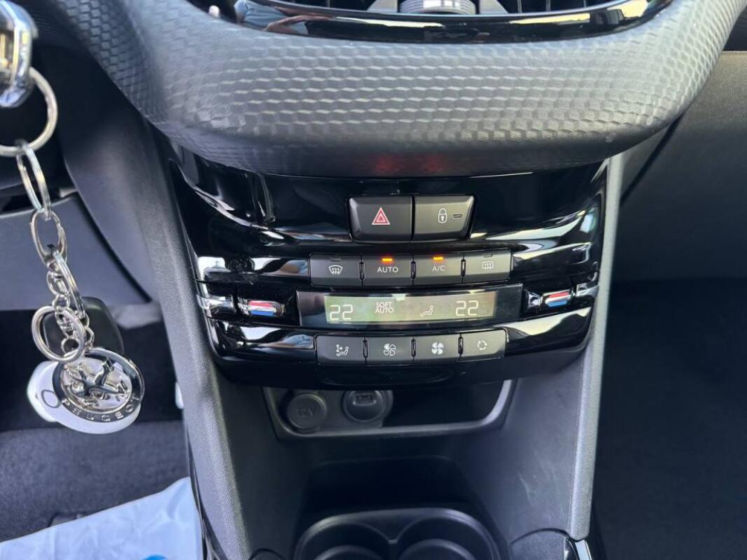 Peugeot 2008 (2015)