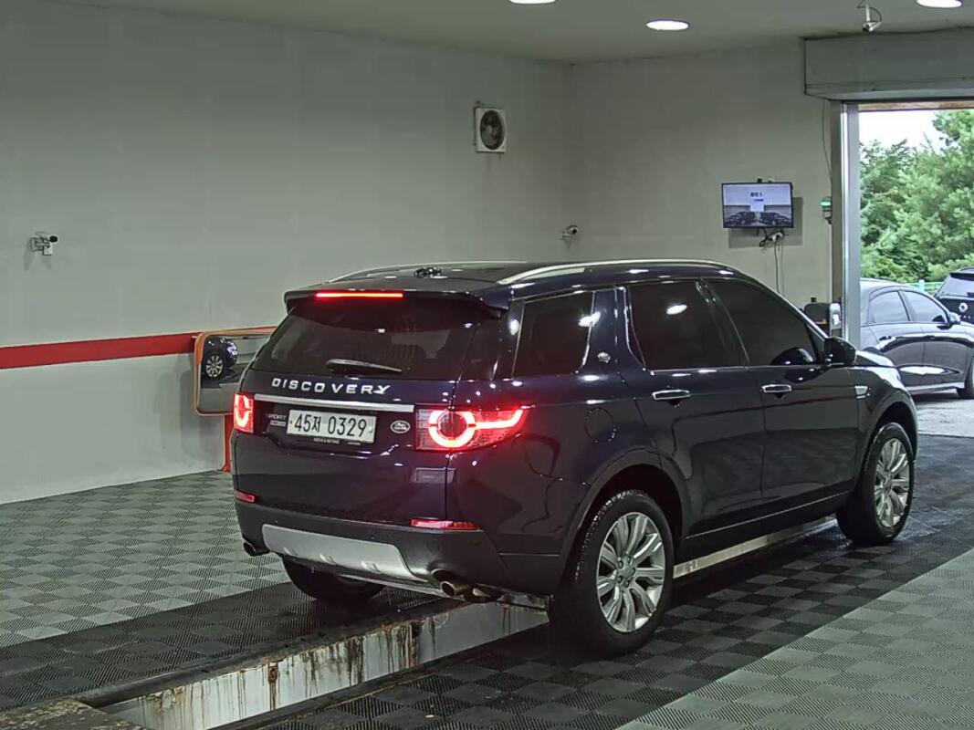 Land Rover Discovery Sport (2016)