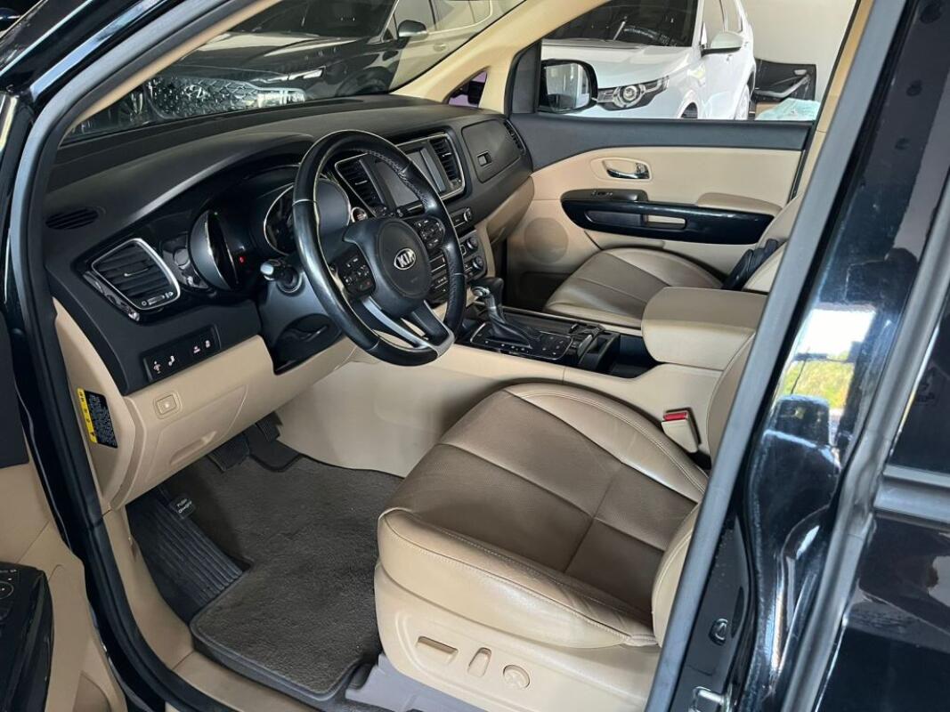 Kia Carnival (2017)