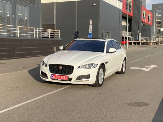 Jaguar XF (2016)