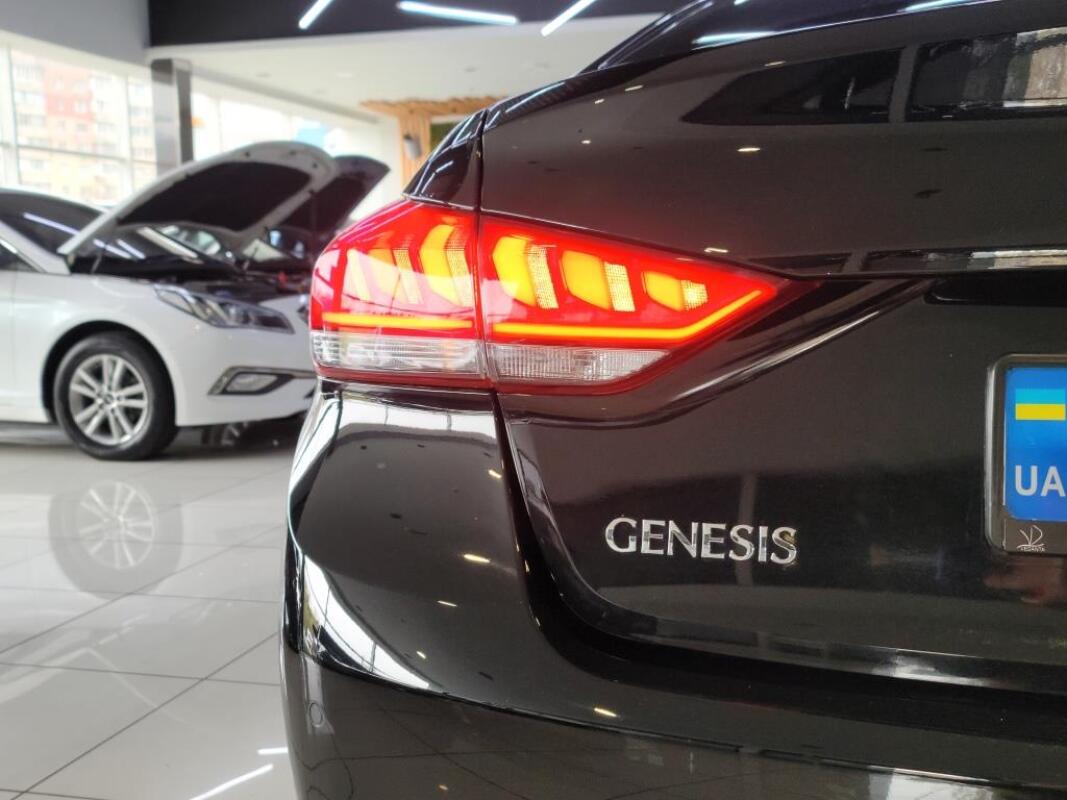 Genesis G330 (2015)