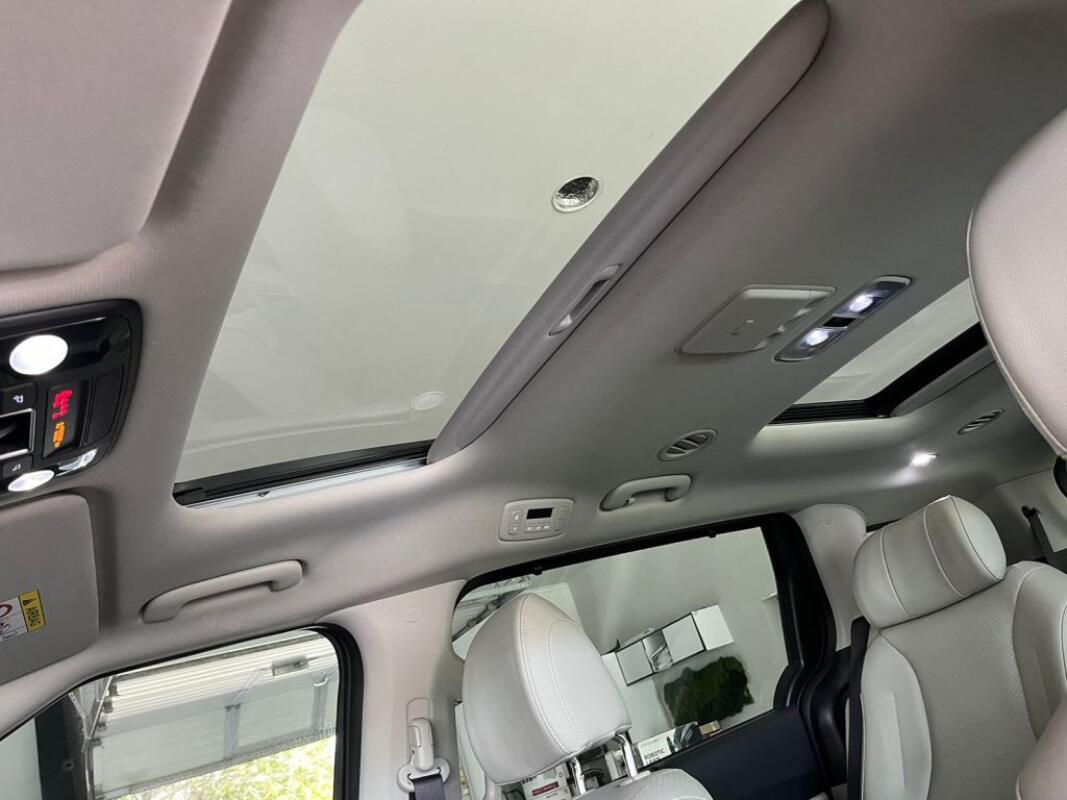 Kia Carnival (2023)