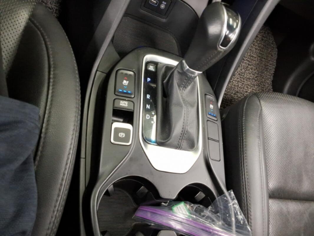Hyundai SantaFe (2016)