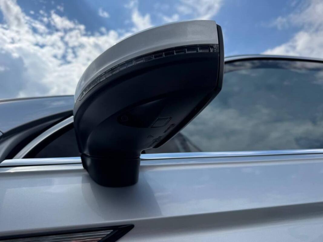 Volkswagen Tiguan (2022)