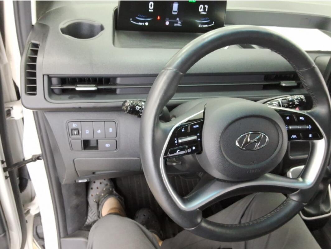 Hyundai Staria (2024)