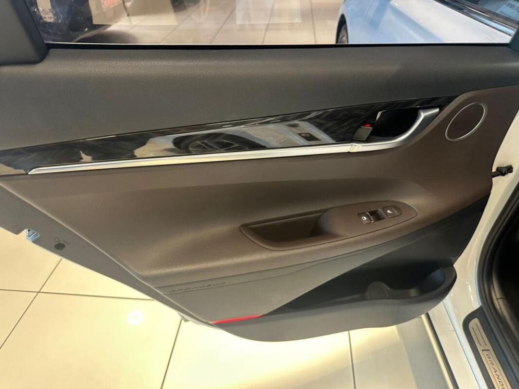 Hyundai Grandeur (2017)