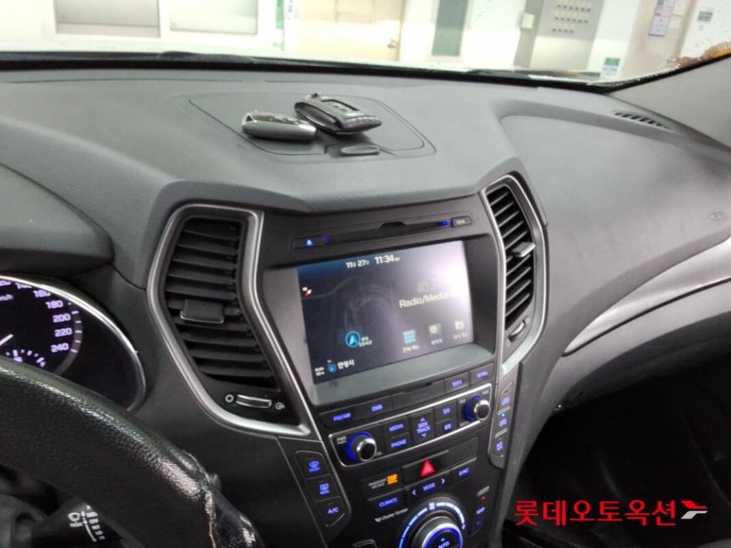 Hyundai SantaFe (2015)