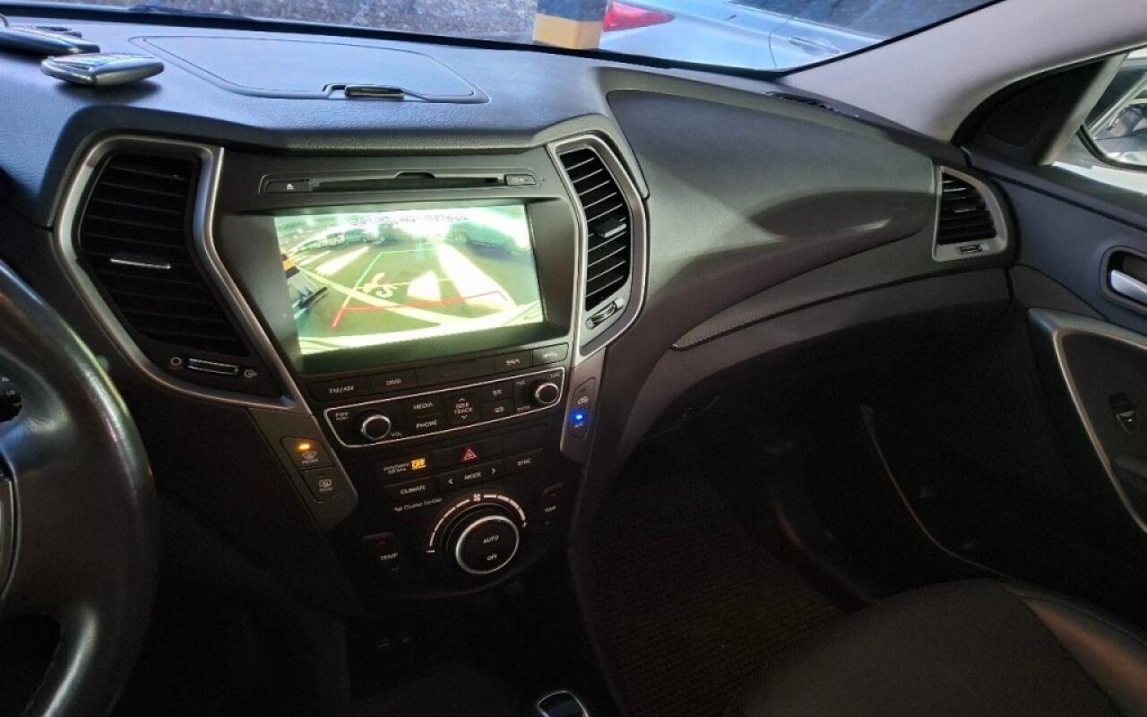 Hyundai SantaFe (2016)