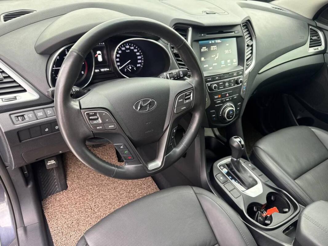 Hyundai SantaFe (2016)