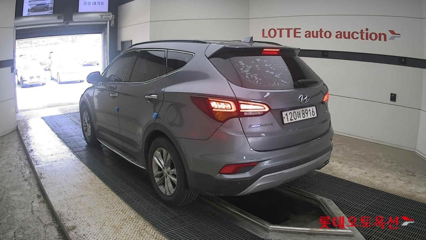 Hyundai SantaFe (2016)