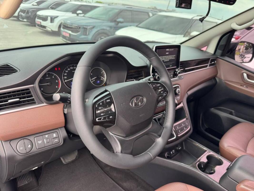 Hyundai Grand Starex (2020)
