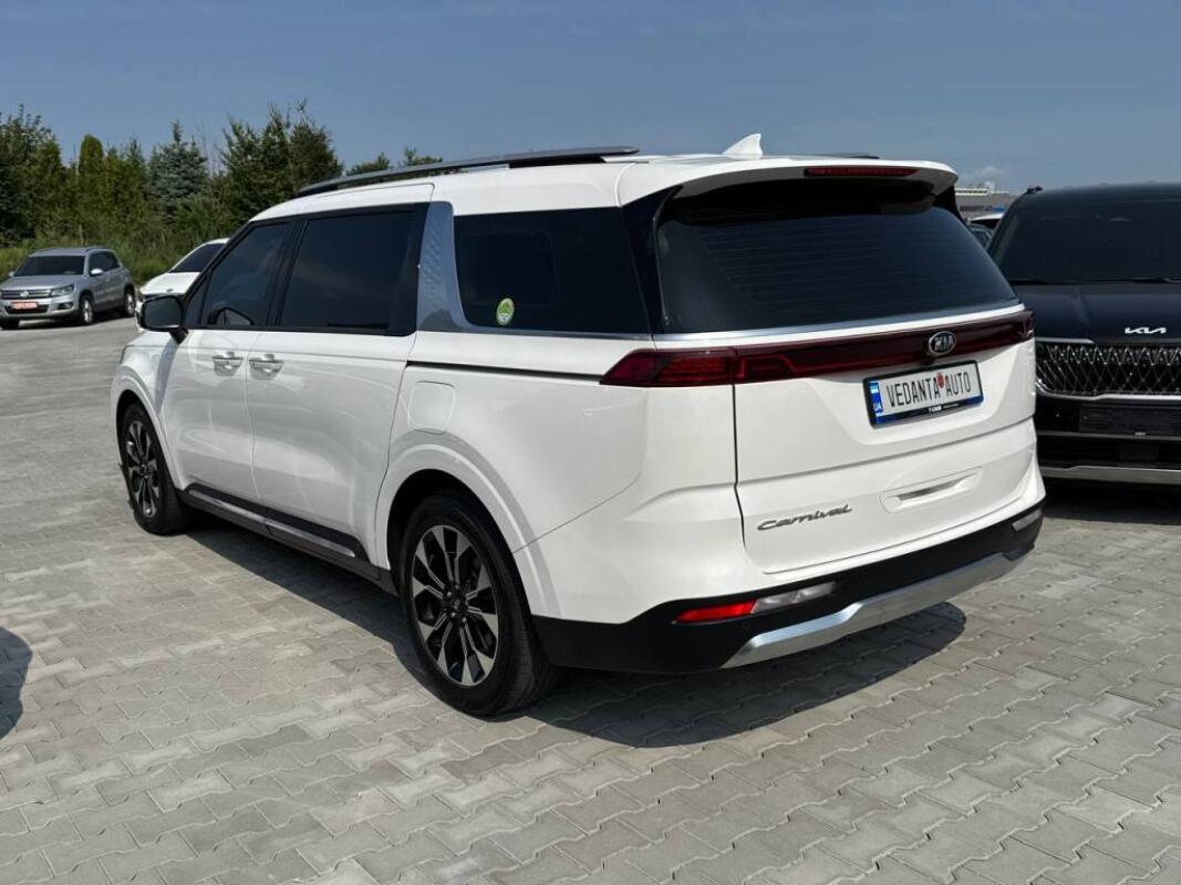 Kia Carnival (2021) Kia Carnival (2021)
