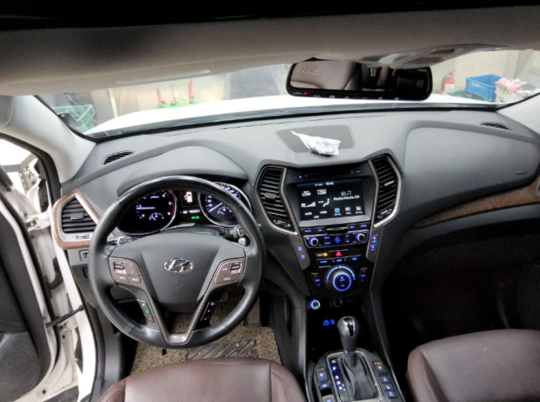 Hyundai SantaFe (2016)