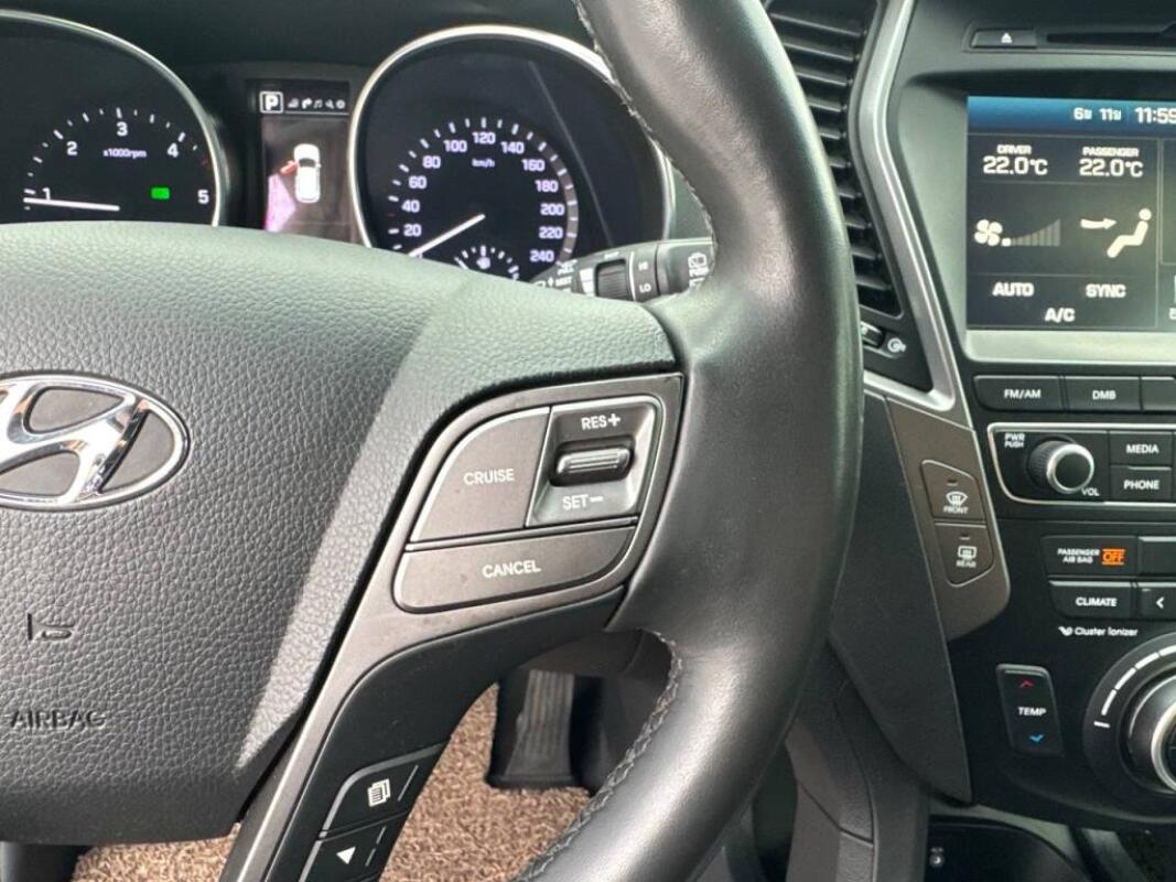 Hyundai SantaFe (2016)
