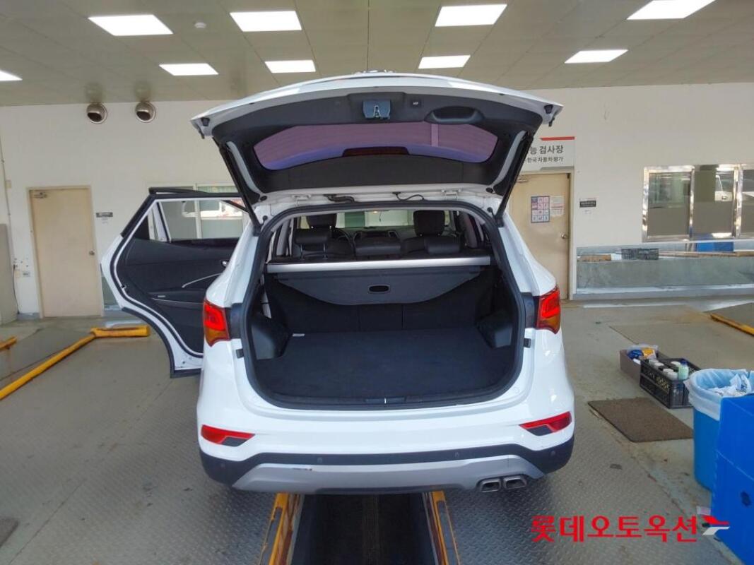 Hyundai SantaFe (2016)