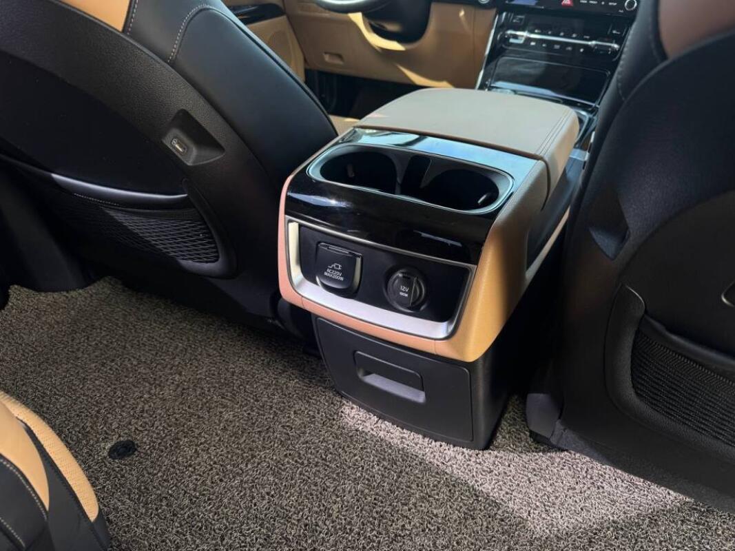 Kia Carnival (2021)