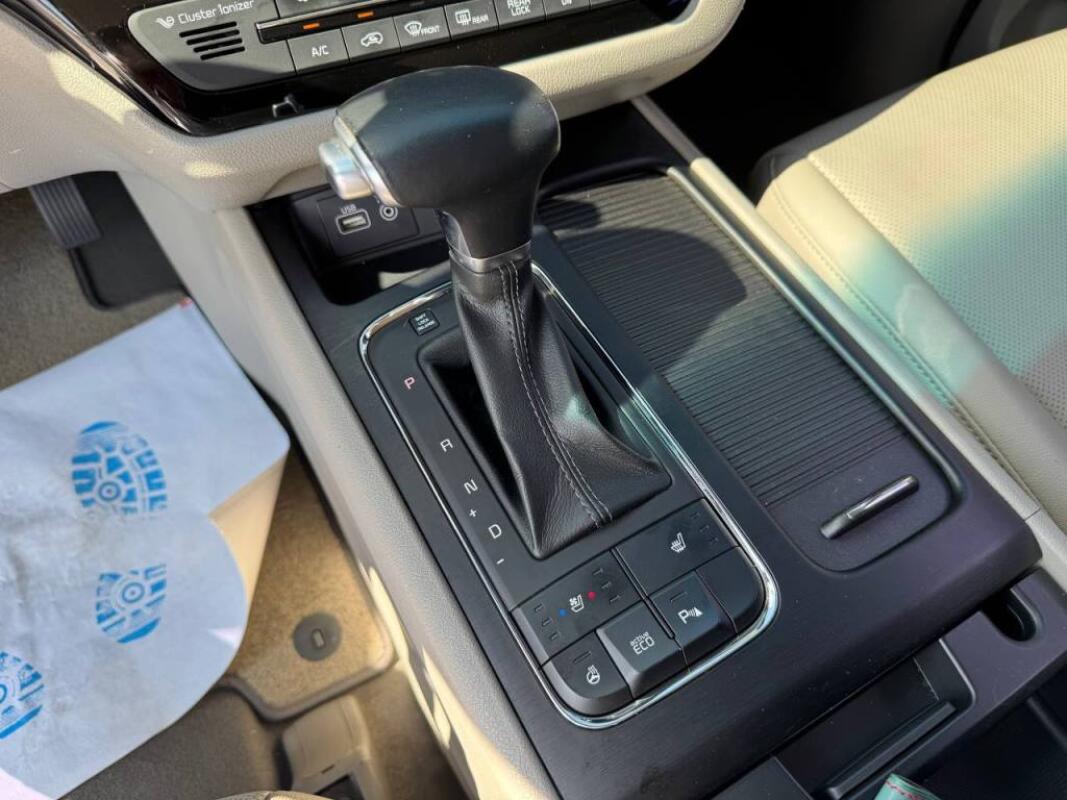 Kia Carnival (2017)