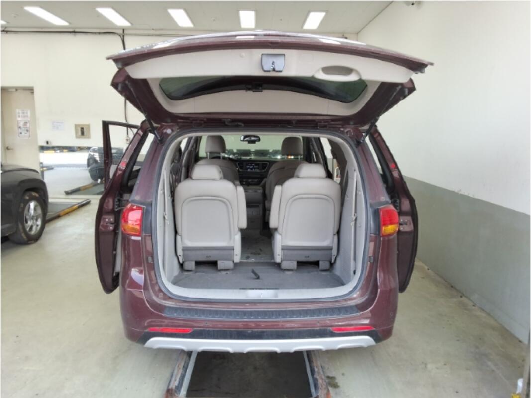 Kia Carnival (2016)