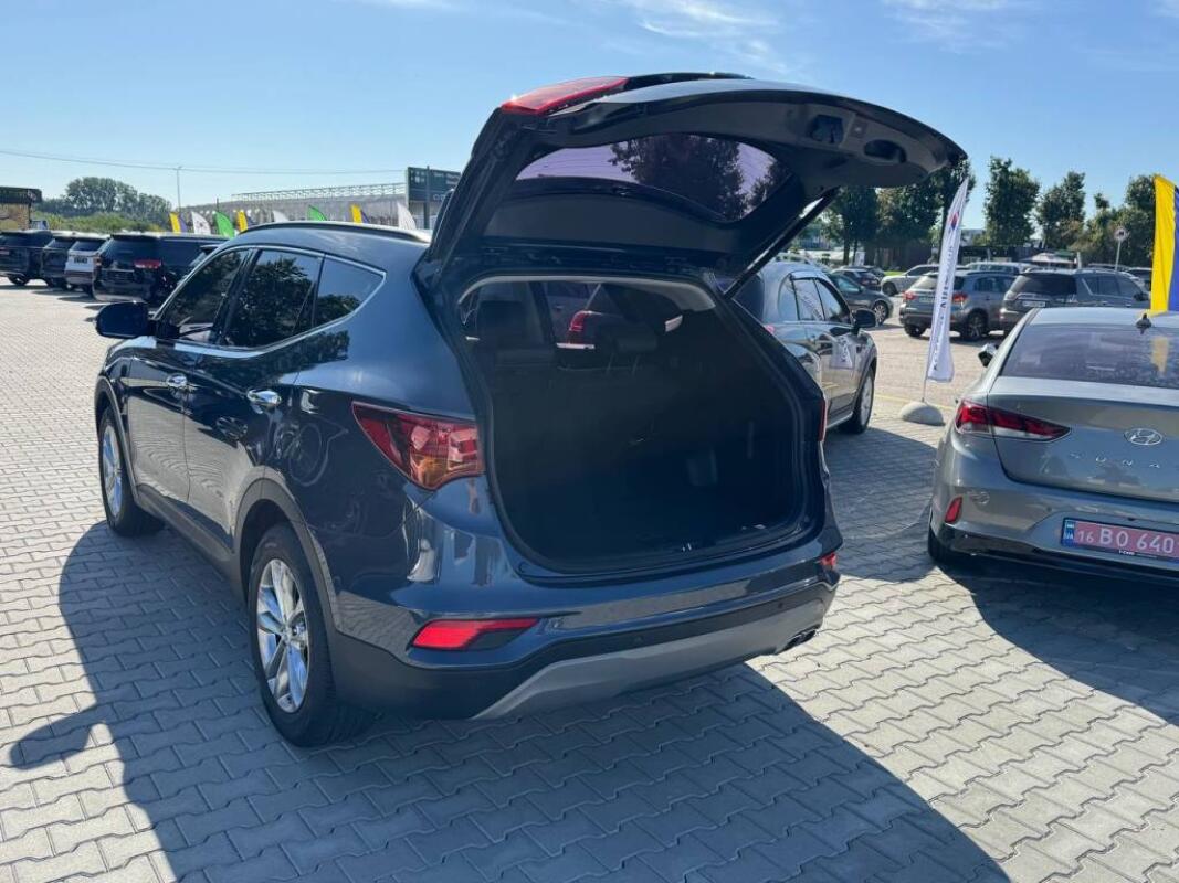 Hyundai SantaFe (2017) Hyundai SantaFe (2017)