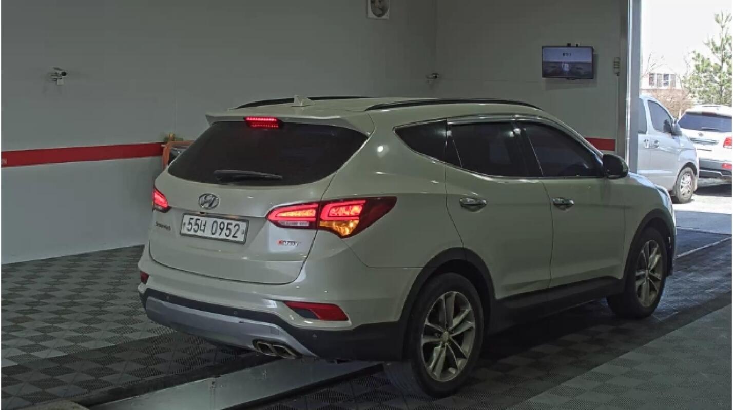 Hyundai SantaFe (2016)