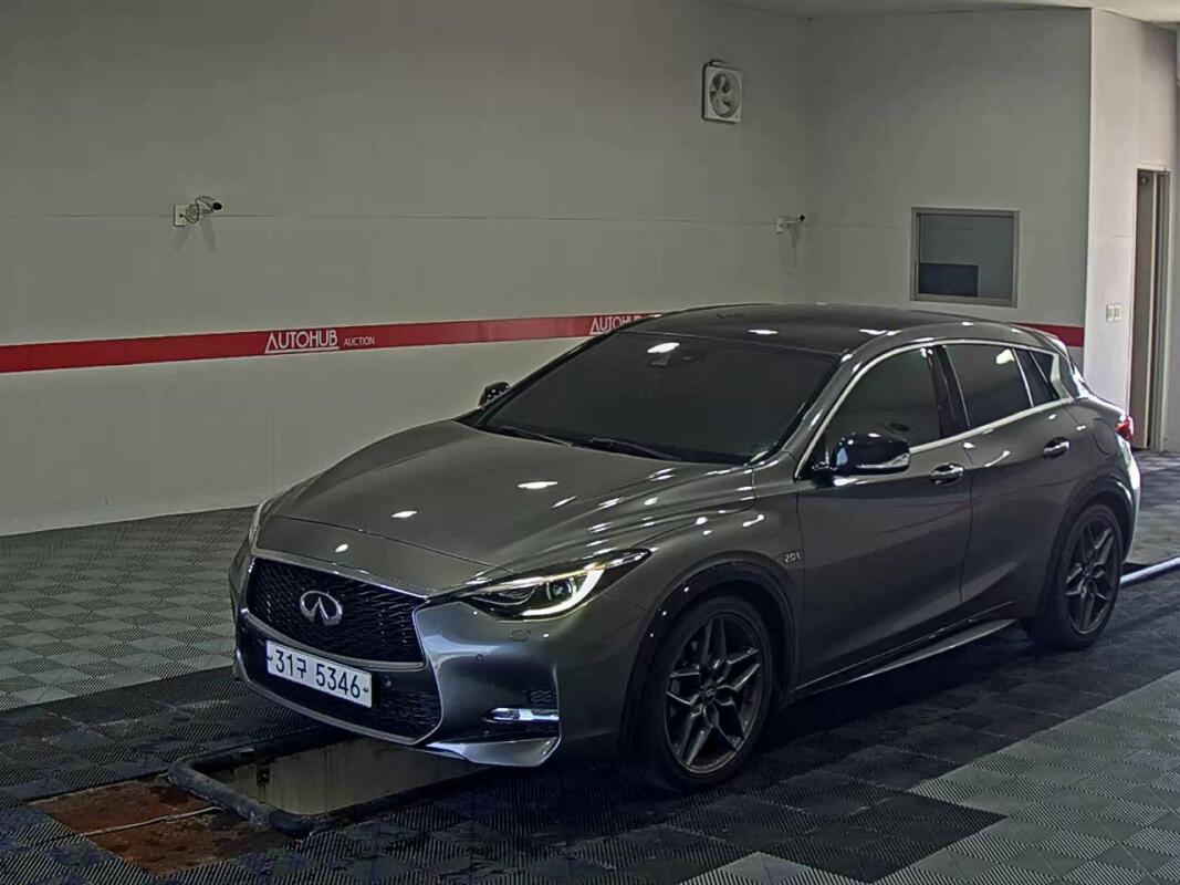 Infiniti Q30 (2017)