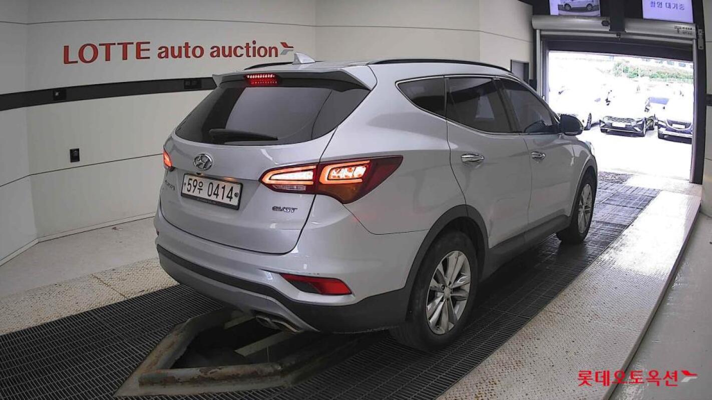 Hyundai SantaFe (2016)
