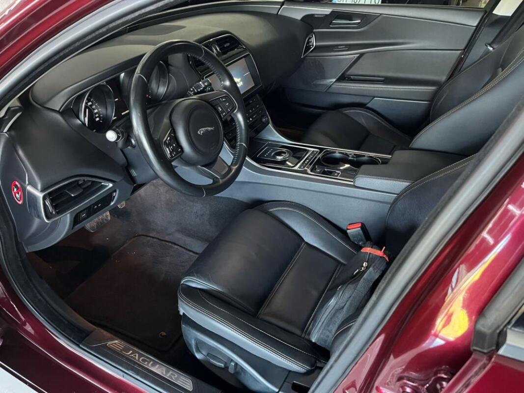 Jaguar XE (2016)