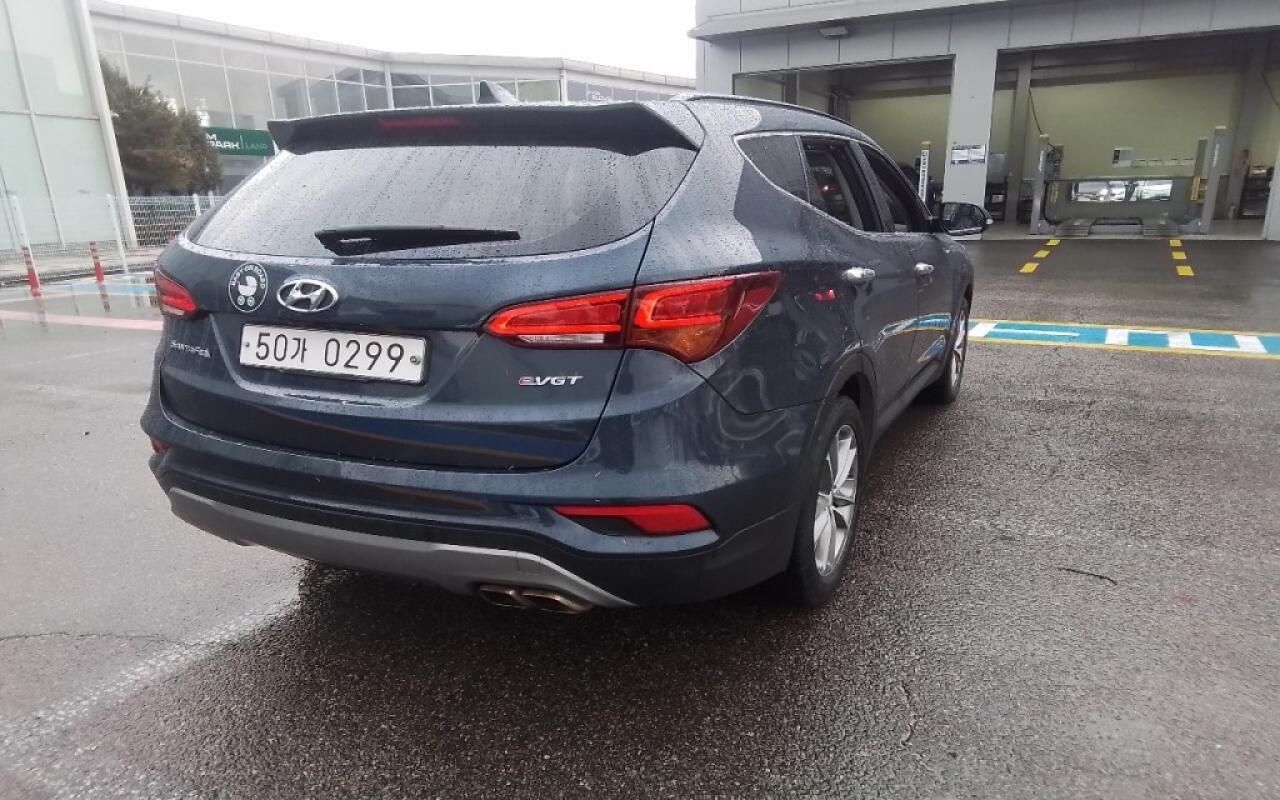 Hyundai SantaFe (2016)