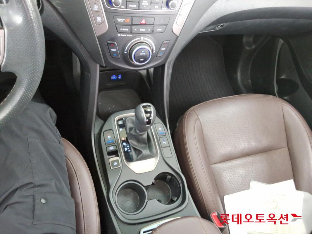Hyundai Santa Fe (2016)