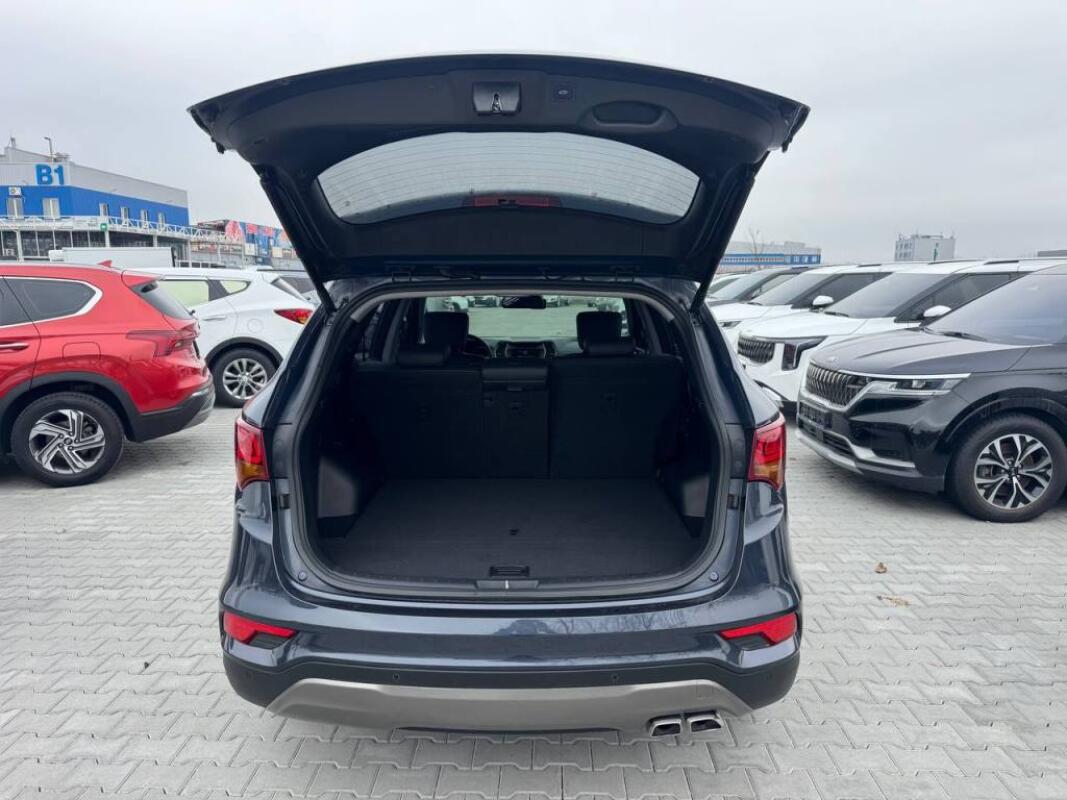 Hyundai SantaFe (2016)