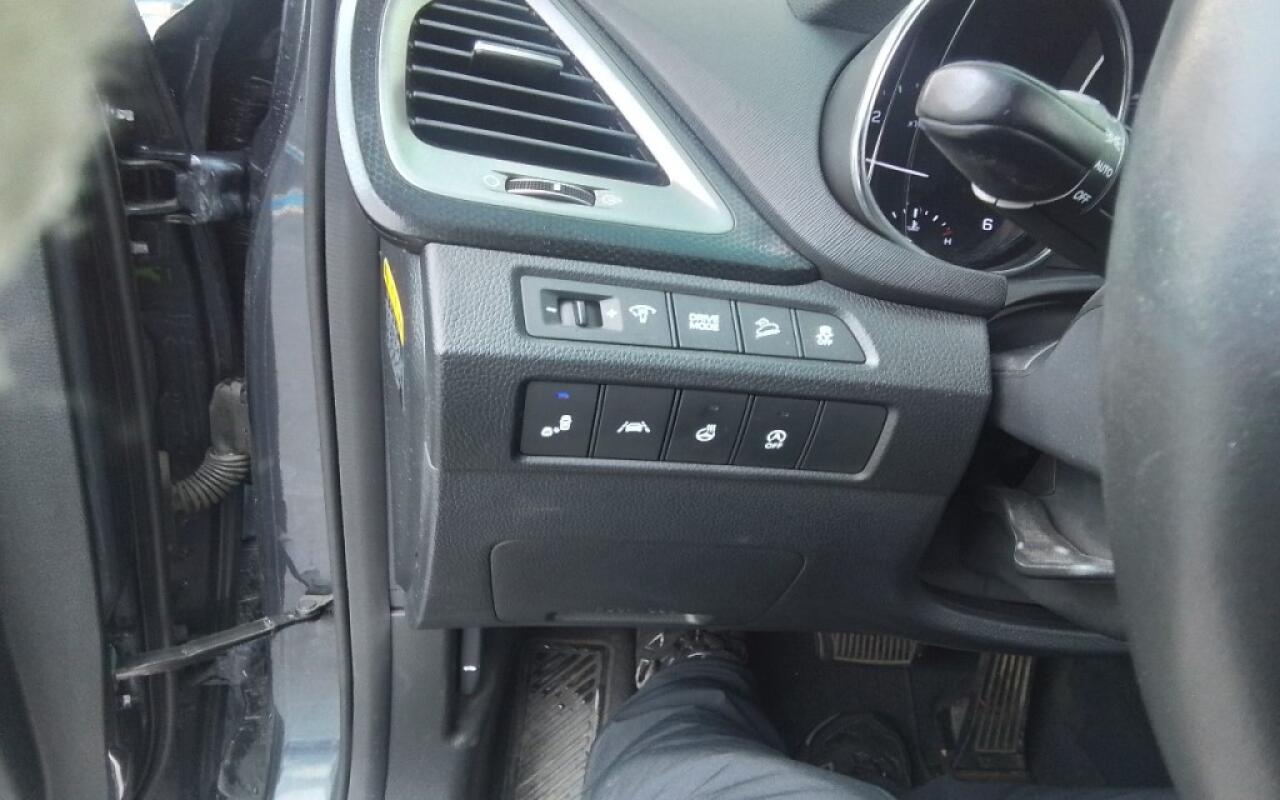 Hyundai SantaFe (2016)