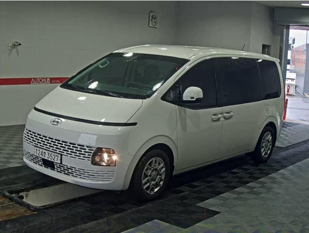 Hyundai Staria (2024)