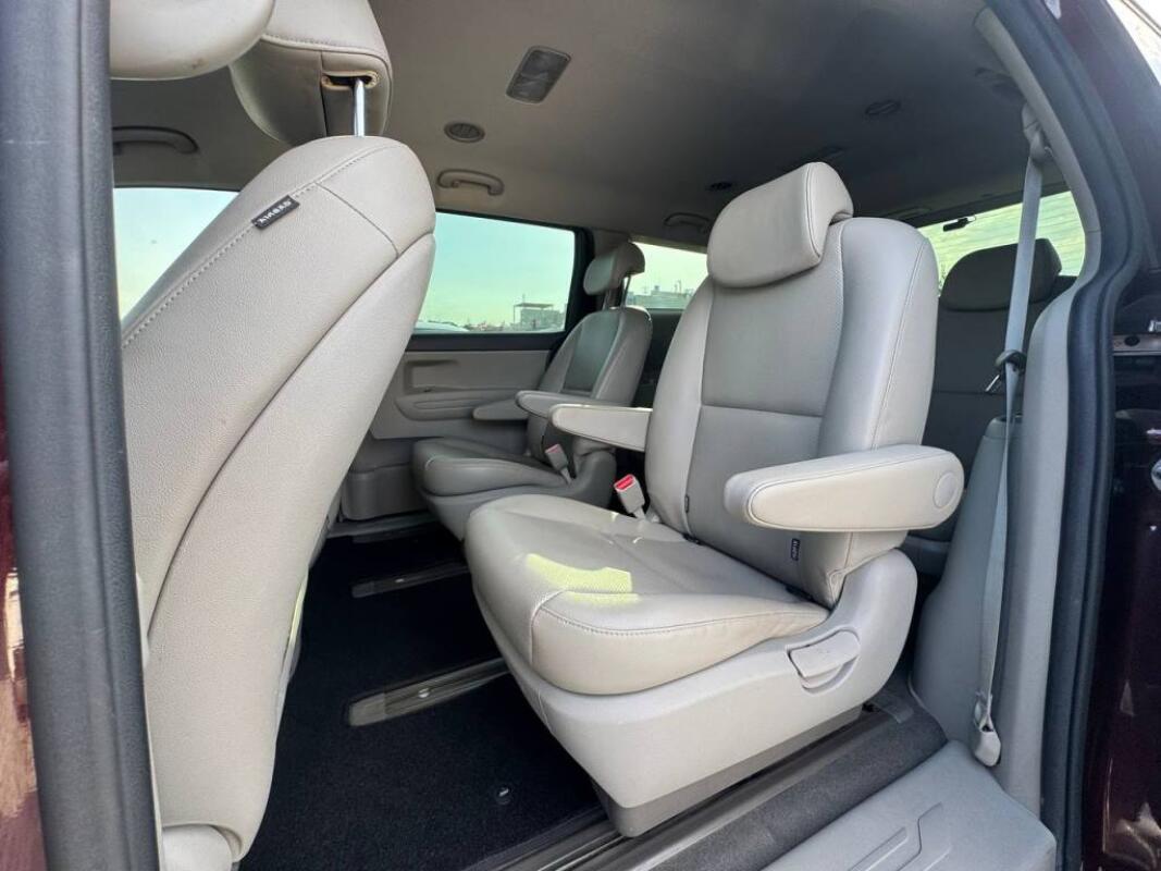 Kia Carnival (2016)