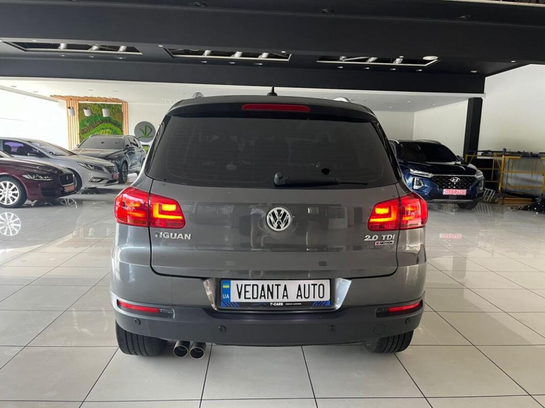 Volkswagen Tiguan (2015)