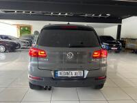 Volkswagen Tiguan (2015)