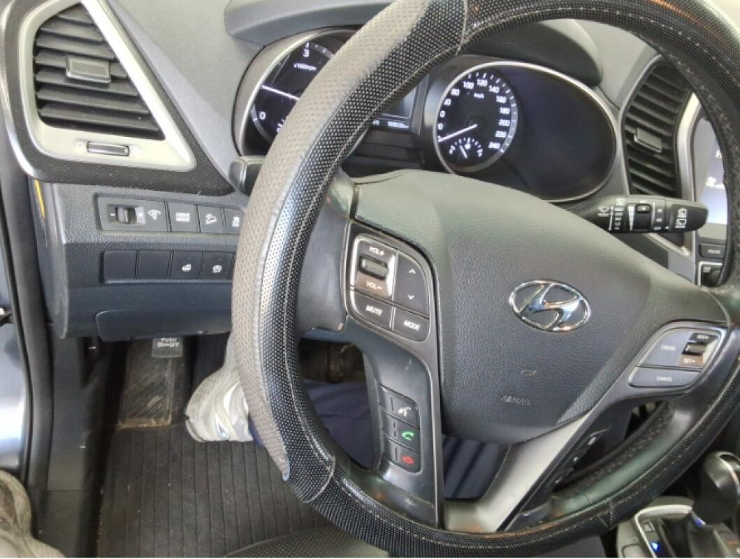 Hyundai SantaFe (2015)